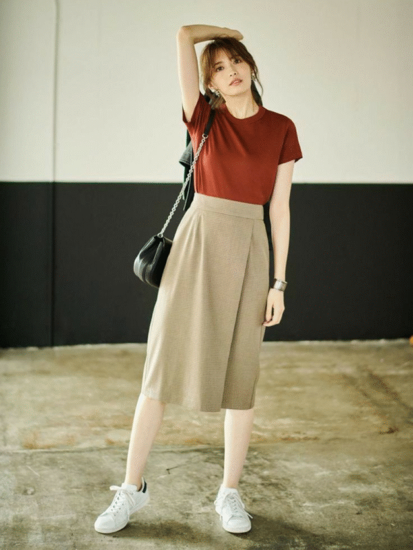 Rust Tee & Beige Check Midi Skirt