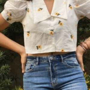 White Daisy Embroidered Vintage Collar Blouse